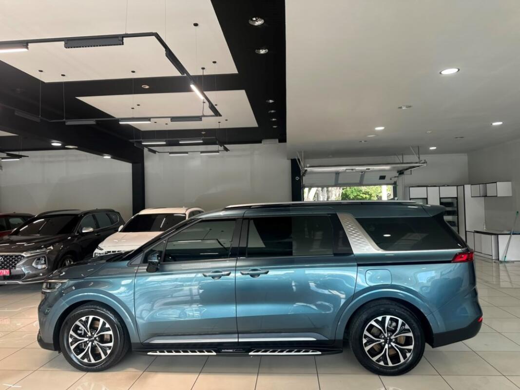 Kia Carnival (2023)