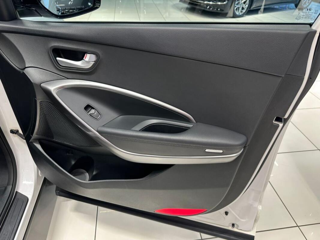 Hyundai SantaFe (2016)