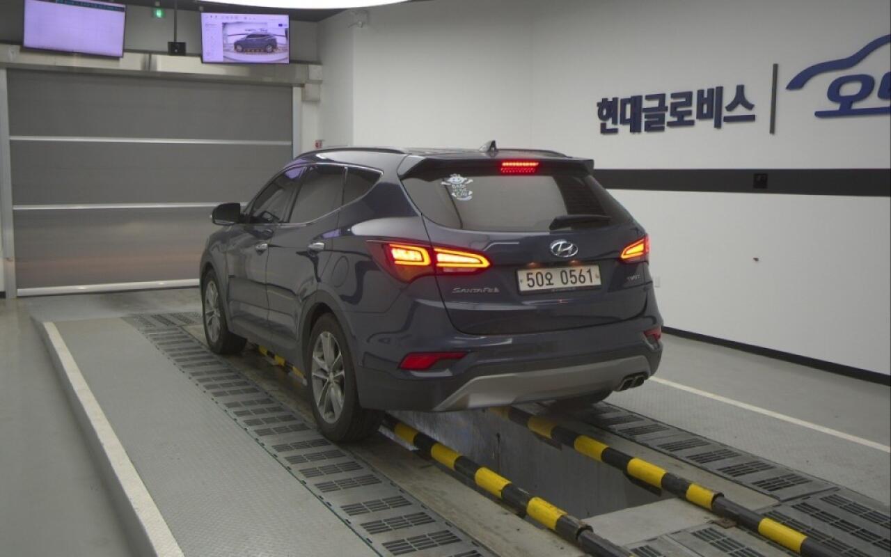 Hyundai SantaFe (2016)