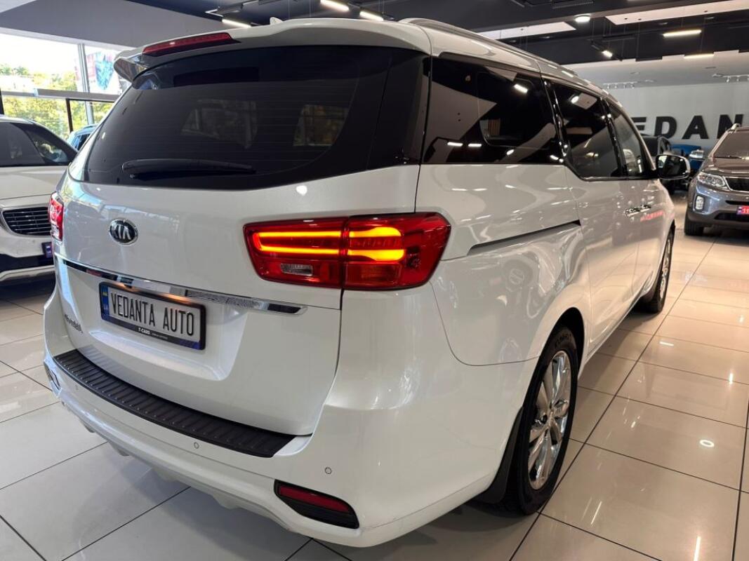 Kia Carnival (2020) Kia Carnival (2020)