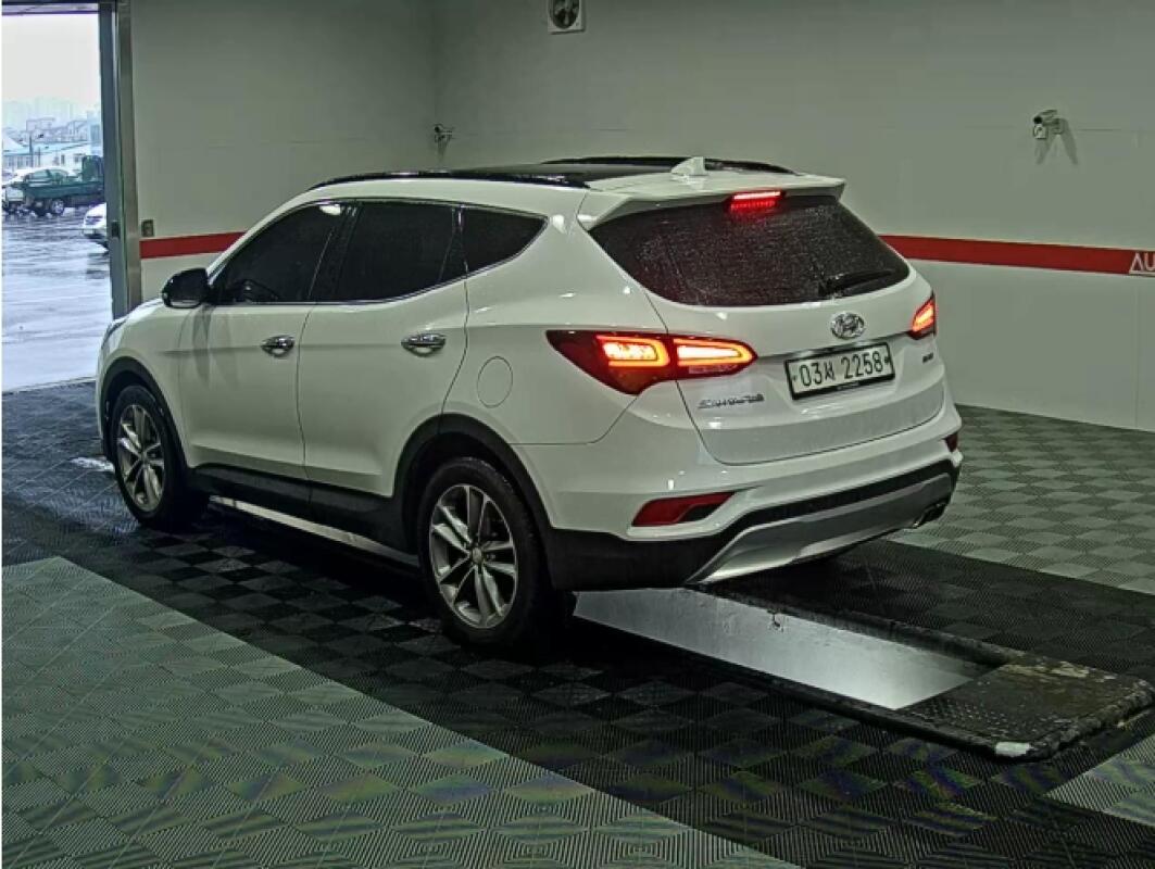 Hyundai SantaFe (2016)