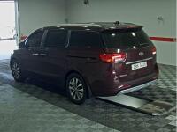 Kia Carnival (2016)