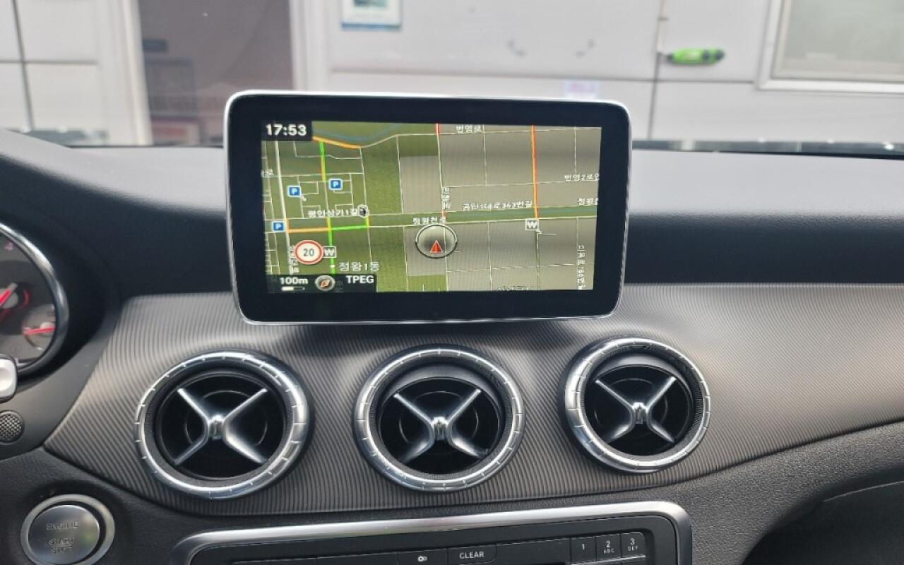 Mercedes CLA200 (2015)