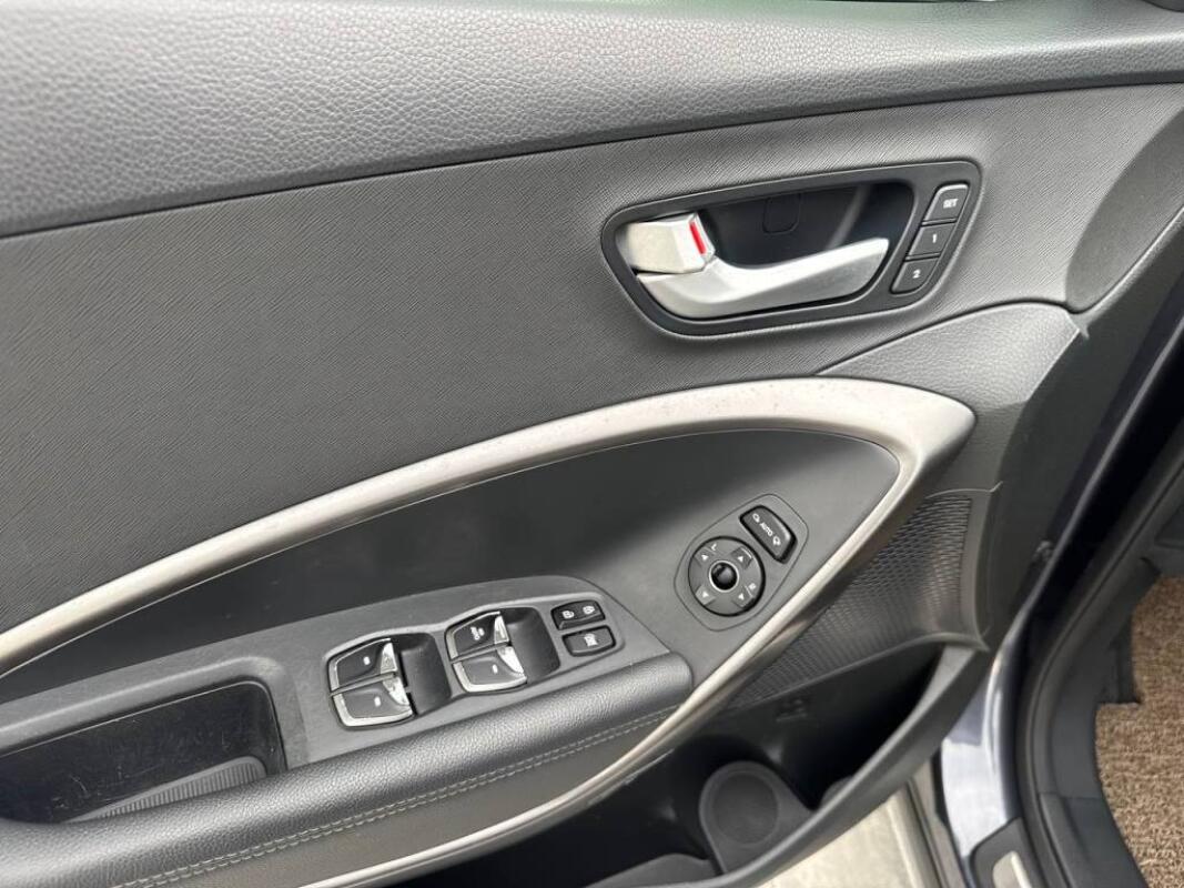 Hyundai SantaFe (2016)