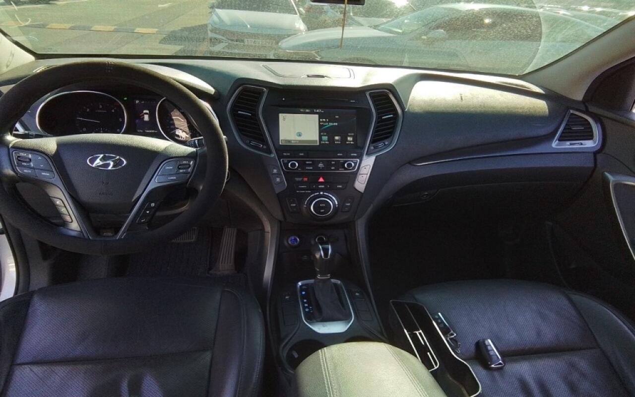 Hyundai SantaFe (2015)