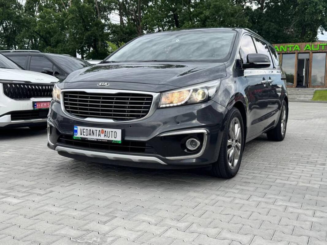 Kia Carnival (2016)