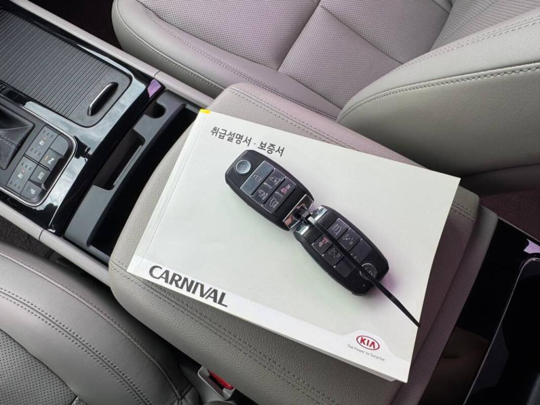 Kia Carnival (2016)
