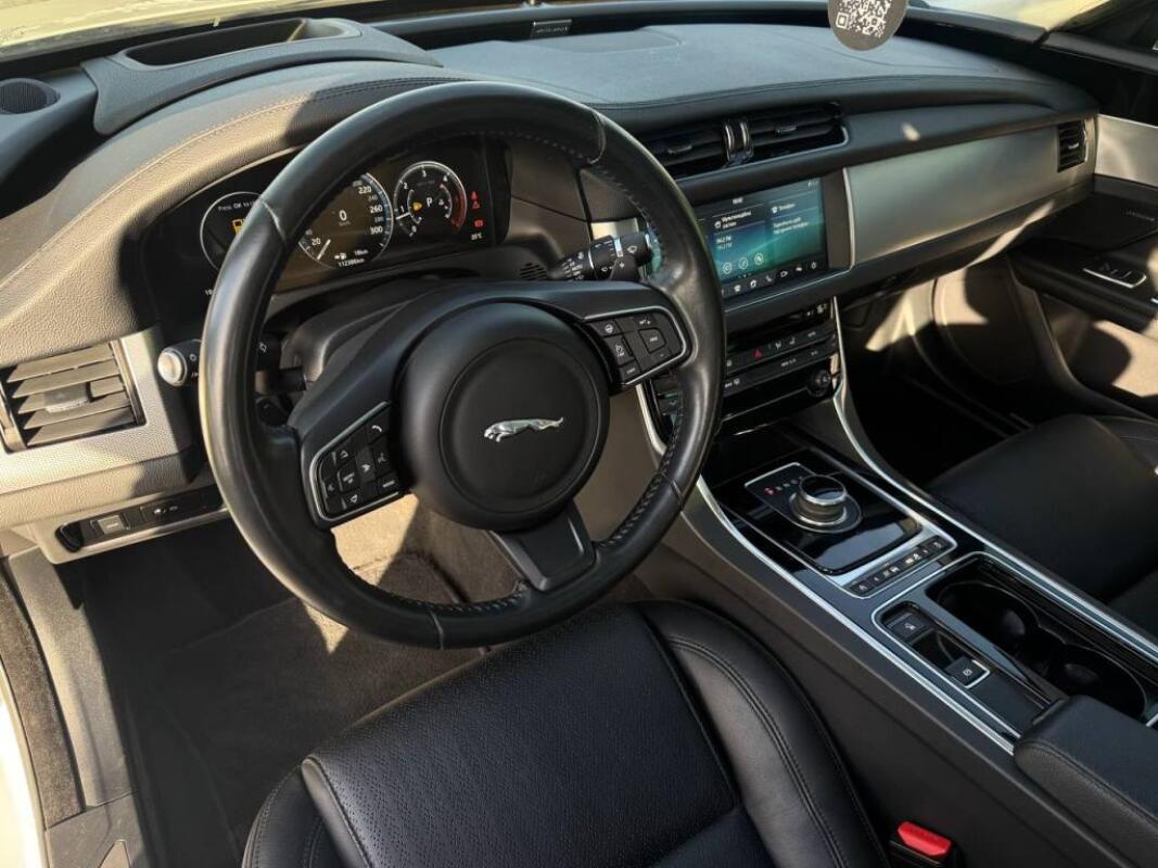 Jaguar XF (2016)