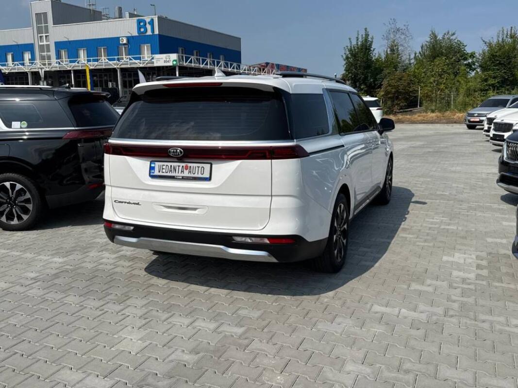 Kia Carnival (2021) Kia Carnival (2021)