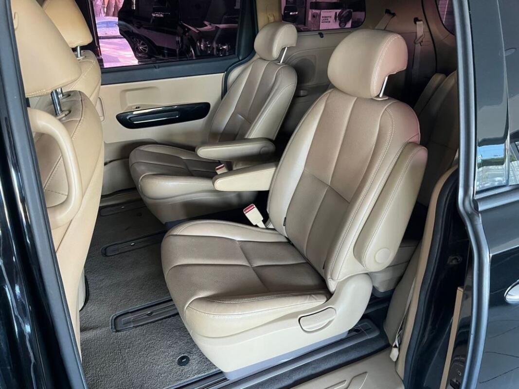 Kia Carnival (2017)