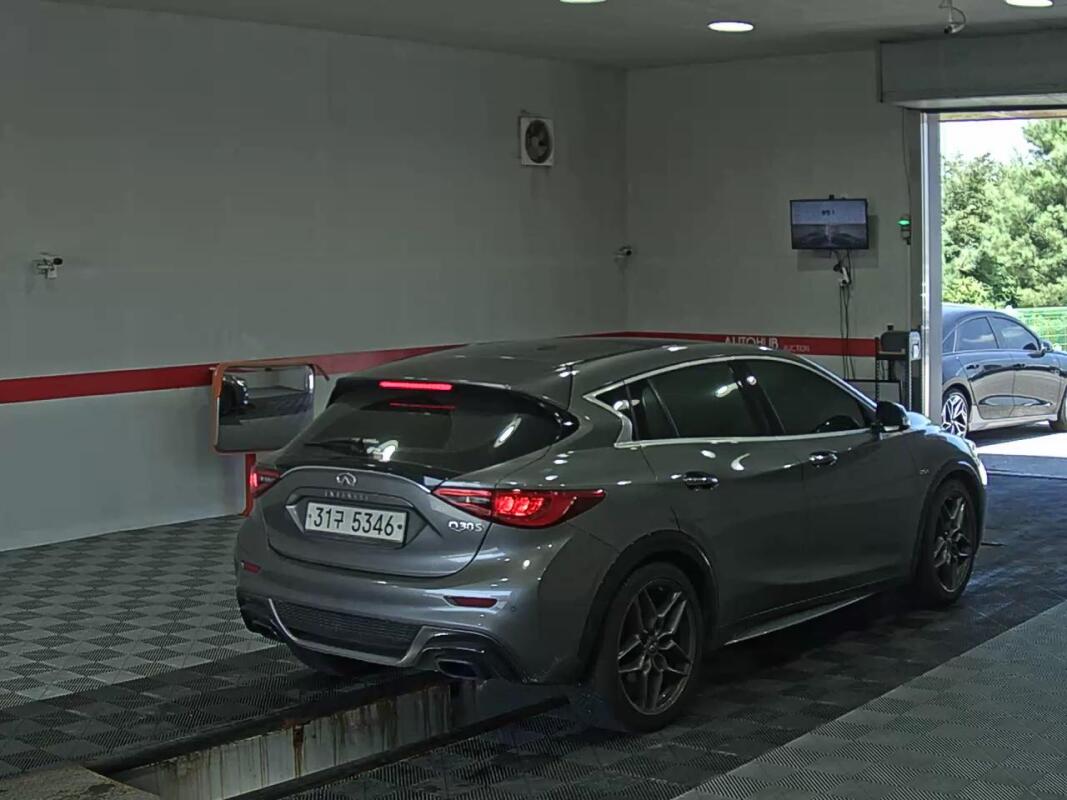 Infiniti Q30 (2017)