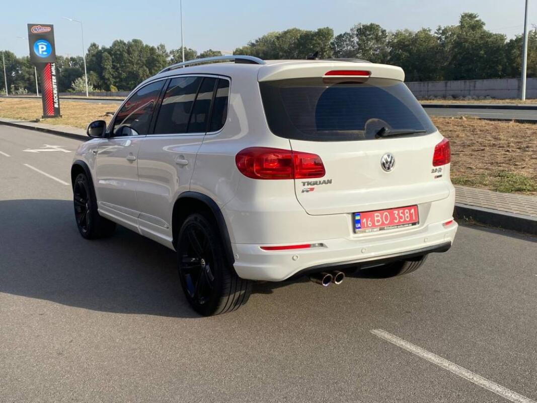 Volkswagen Tiguan (2015)