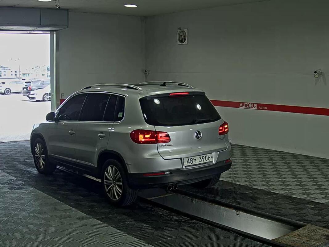 Volkswagen Tiguan (2014)
