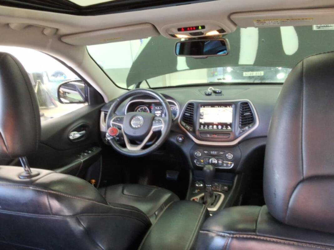 Jeep Cherokee (2015)