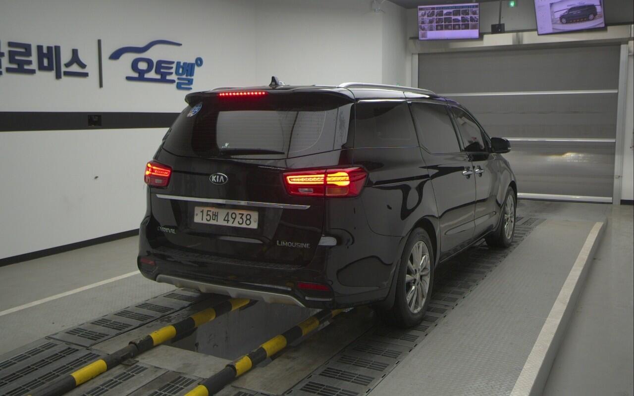 Kia Carnival (2018)