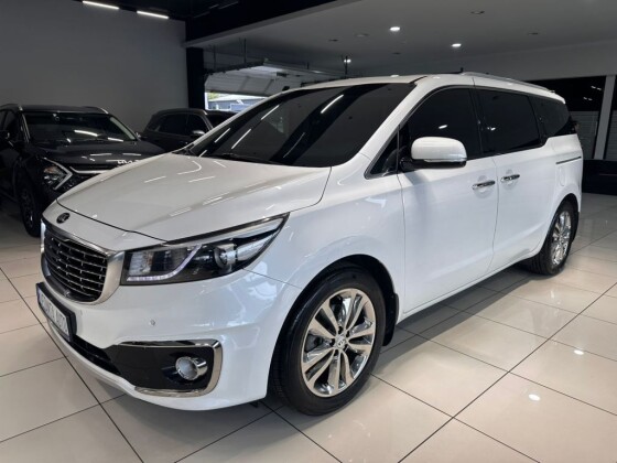 Kia Carnival (2015)