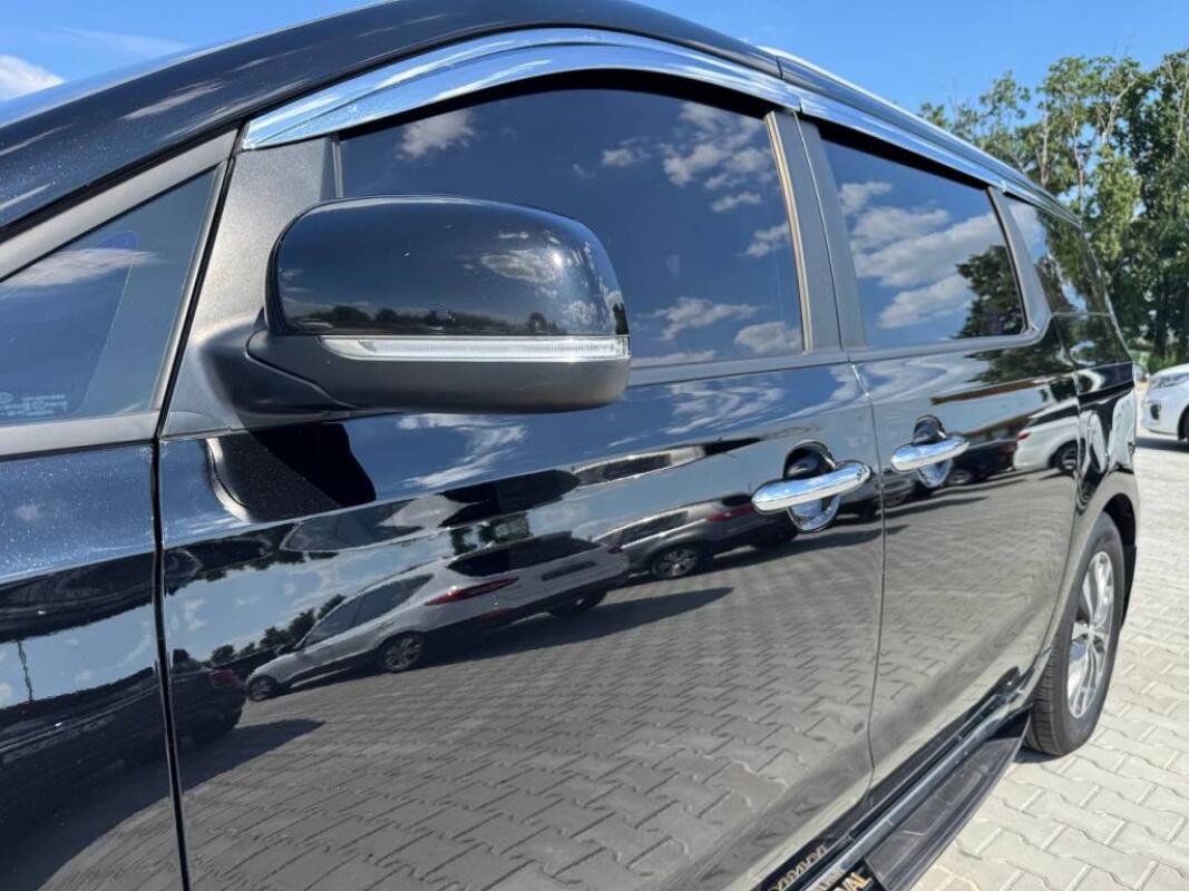 Kia Carnival (2017)