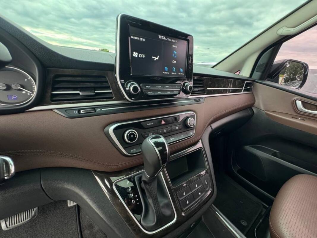 Hyundai Grand Starex (2020)
