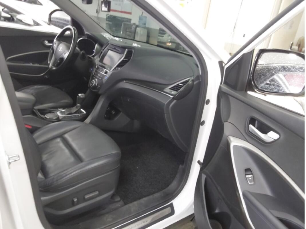 Hyundai SantaFe (2015)