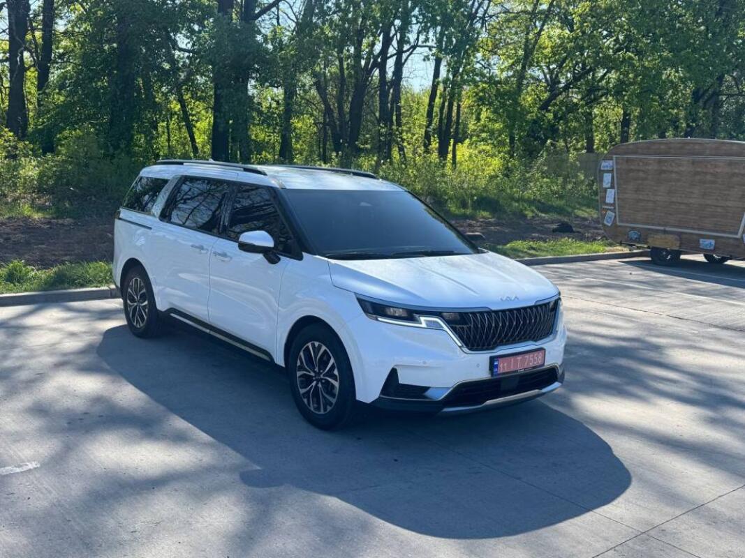 Kia Carnival (2023)