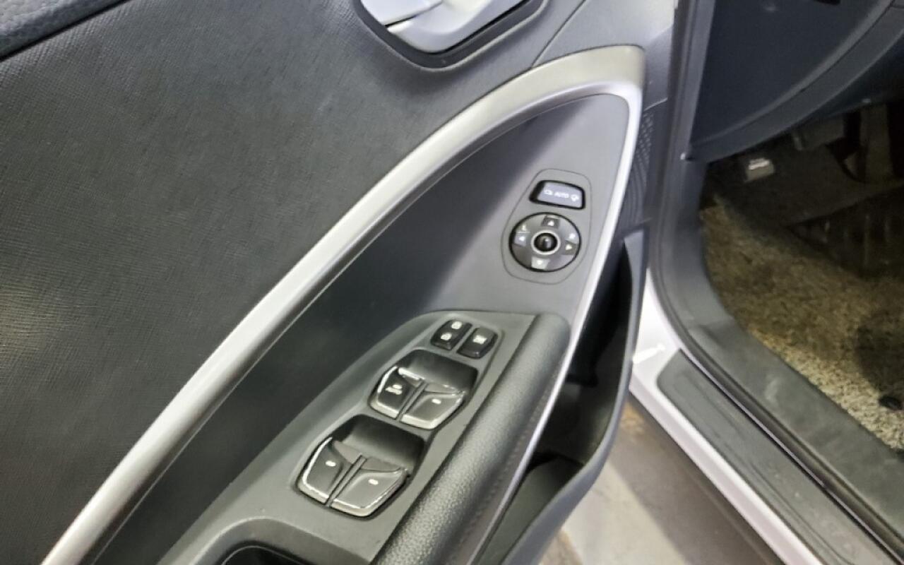 Hyundai SantaFe (2016)