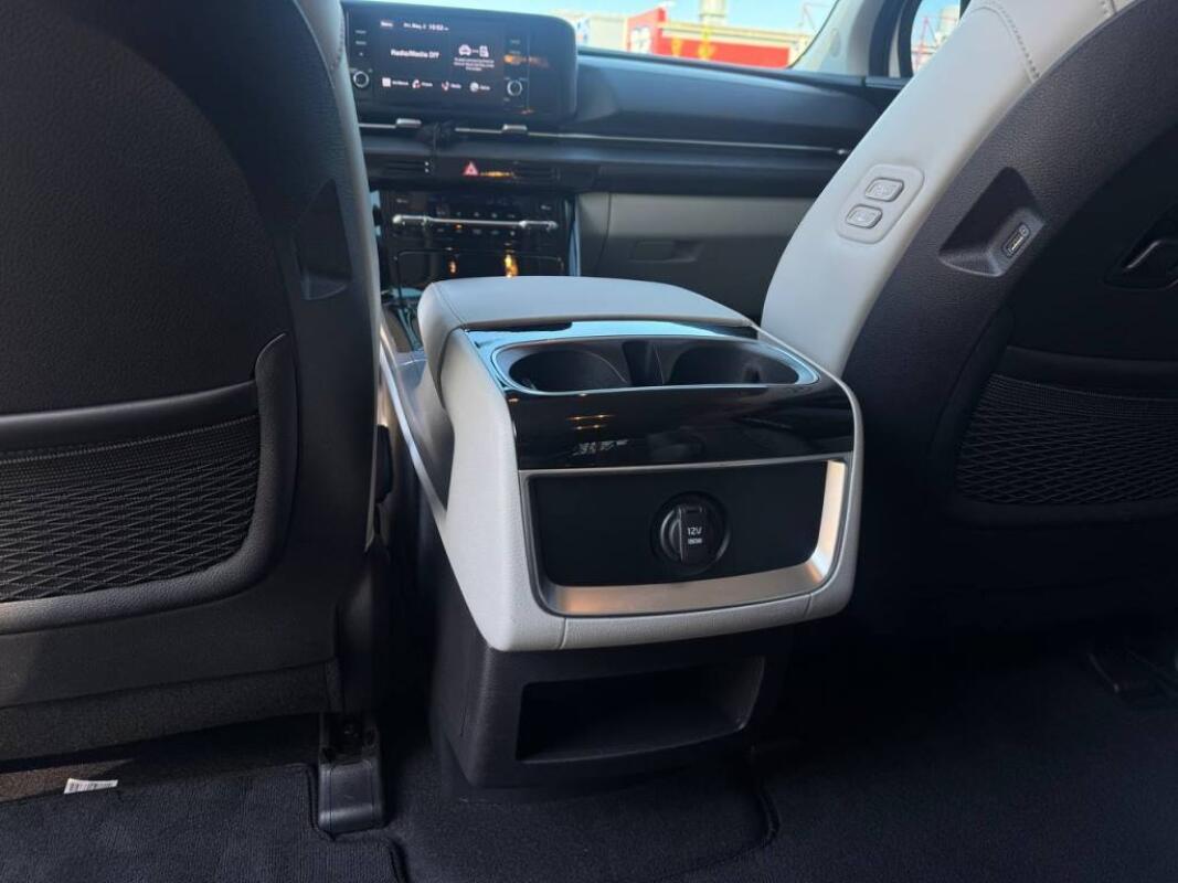 Kia Carnival (2023)