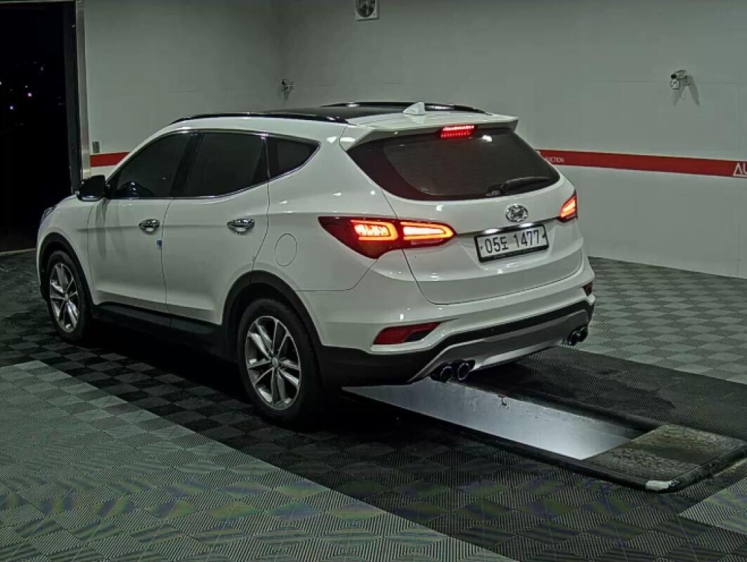 Hyundai SantaFe (2016)
