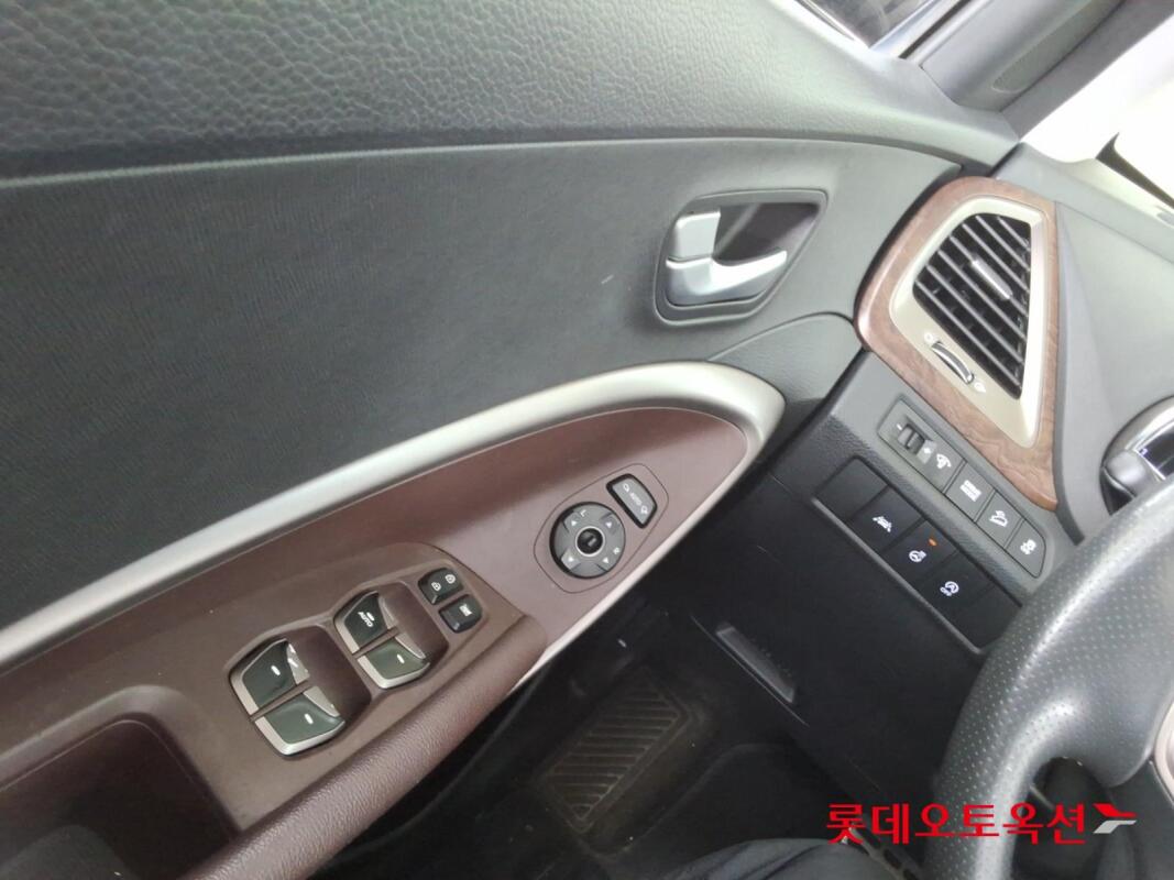 Hyundai Santa Fe (2016)