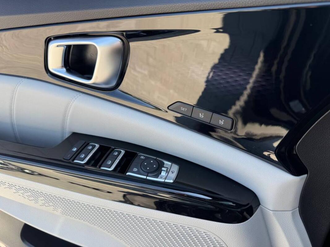 Kia Carnival (2023)