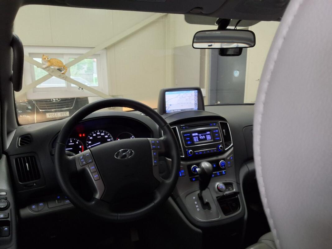 Hyundai Grand Starex (2019)