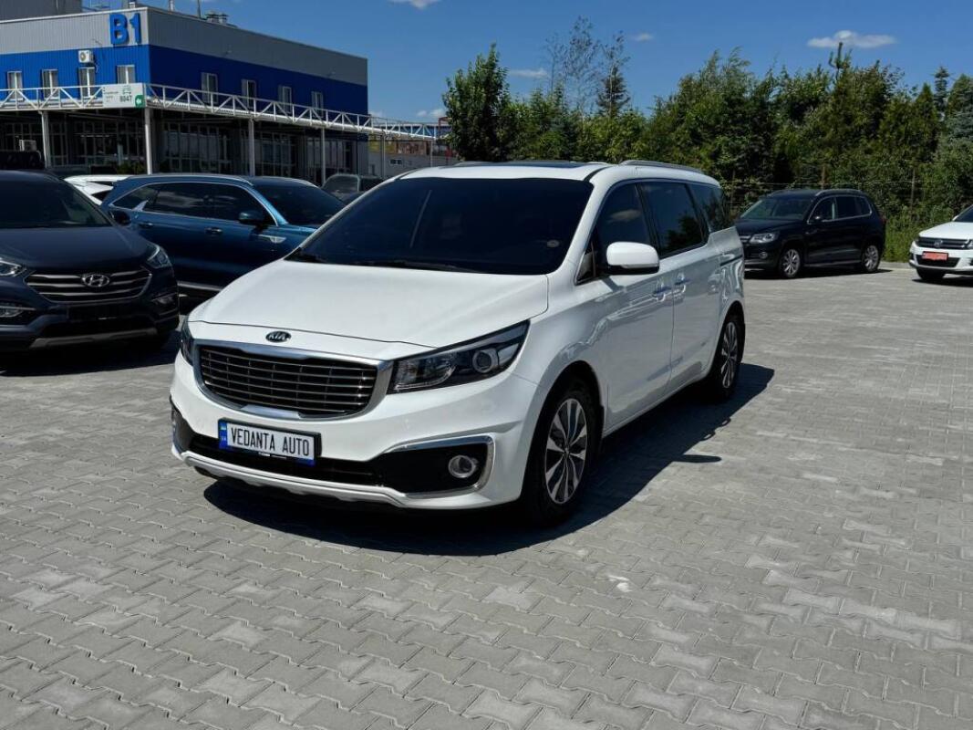 Kia Carnival (2014)