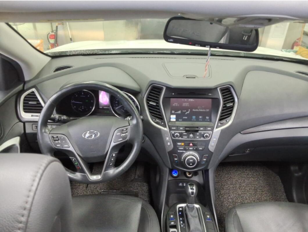 Hyundai SantaFe (2016)