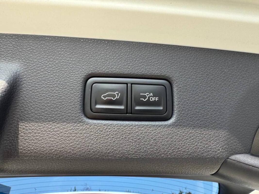 Kia Carnival (2021) Kia Carnival (2021)