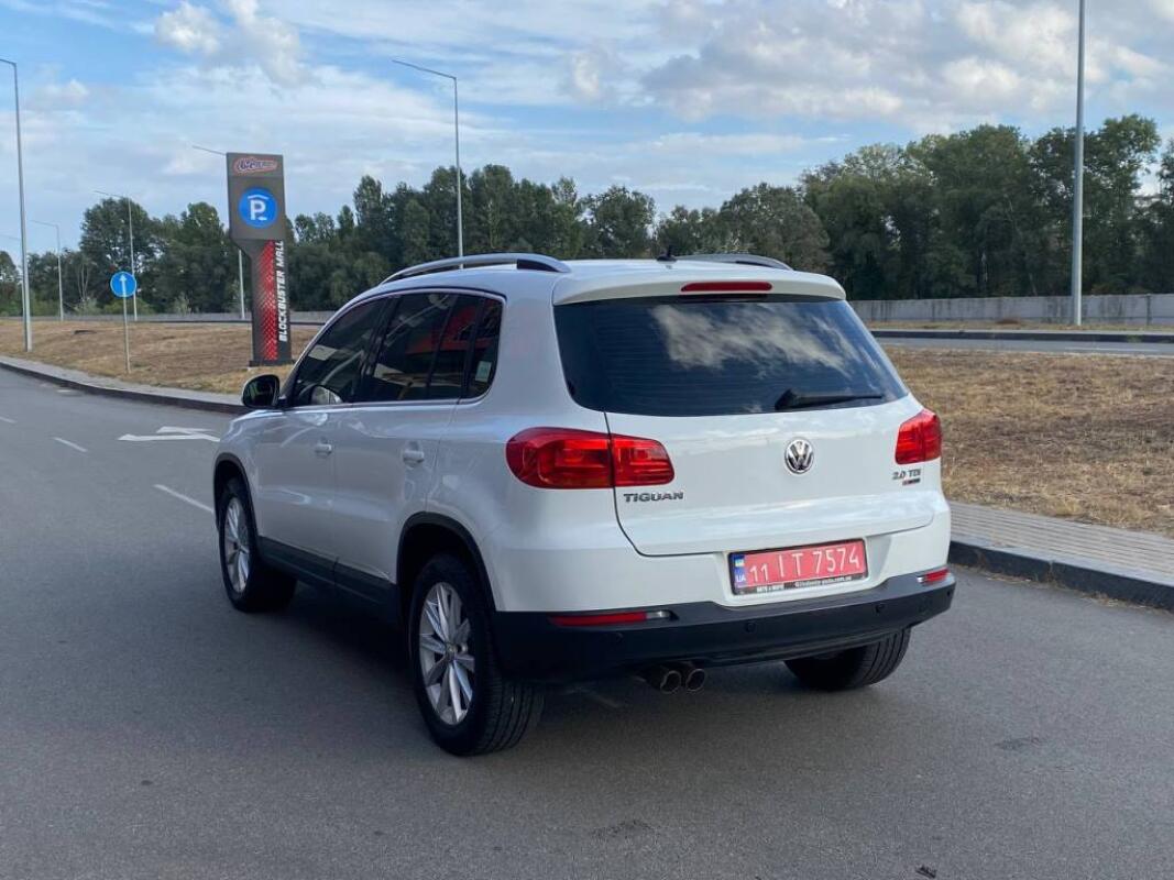 Volkswagen Tiguan (2015)