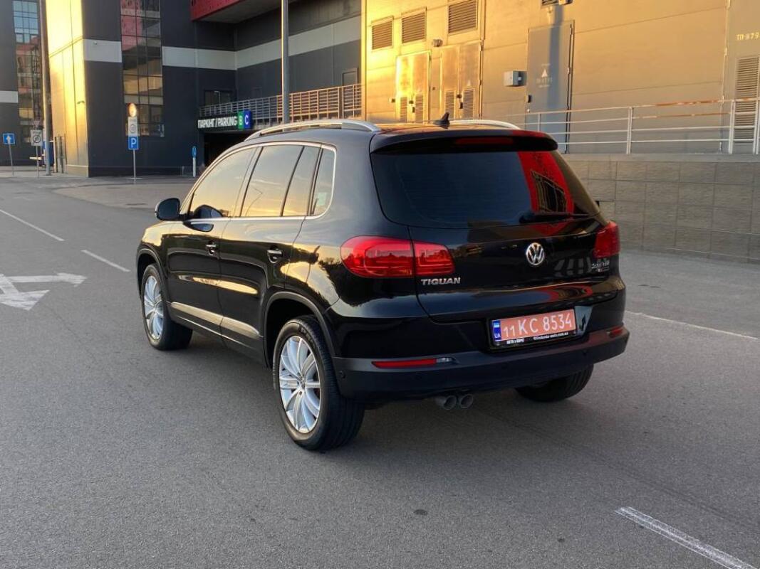 Volkswagen Tiguan (2015)