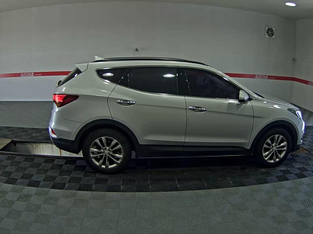 Hyundai Santa Fe (2016)