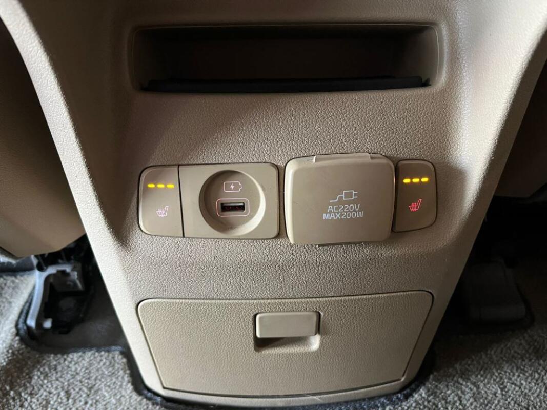 Kia Carnival (2017)
