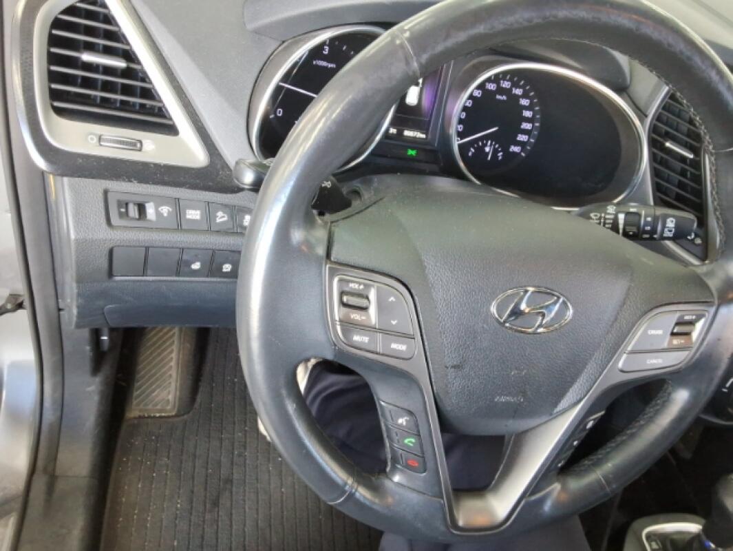 Hyundai SantaFe (2015)