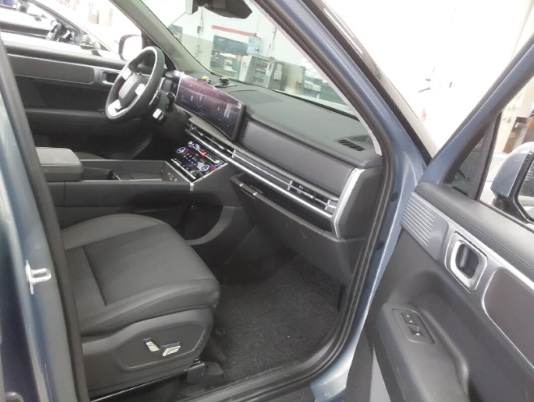 Hyundai SantaFe (2025)