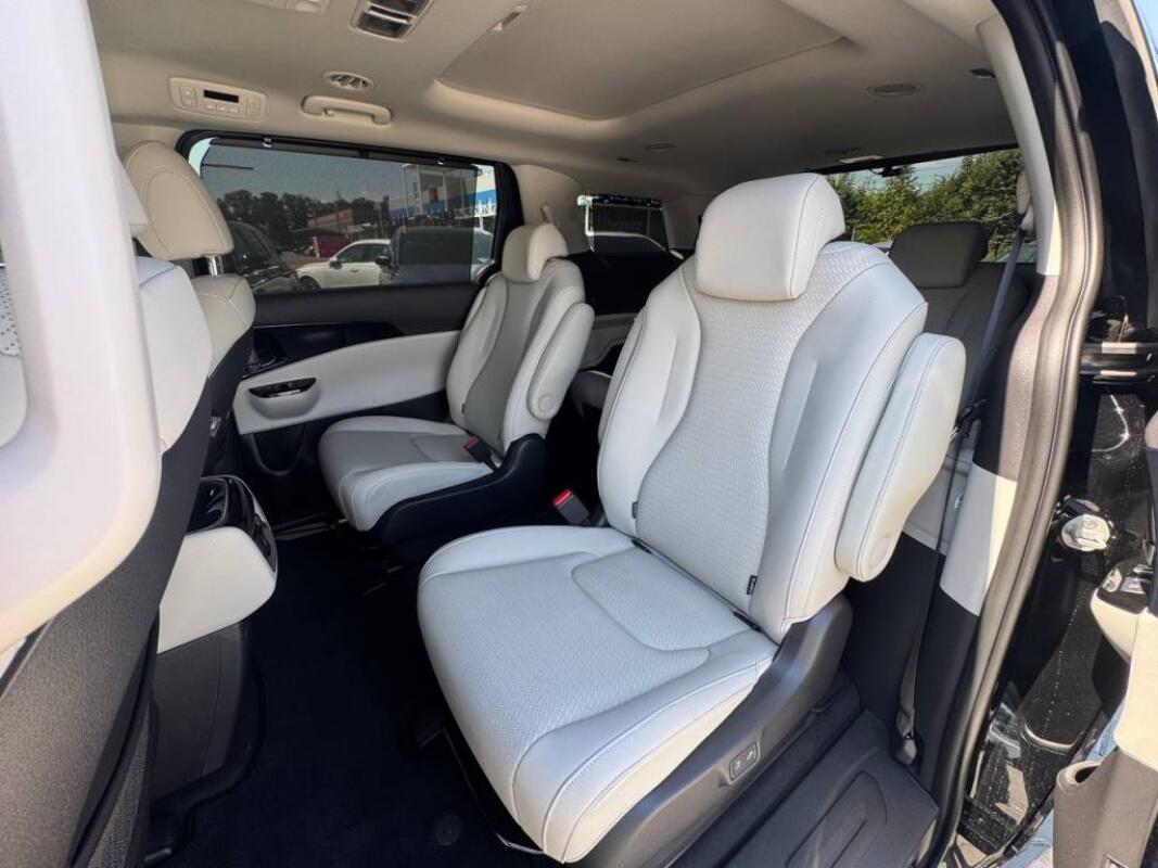 Kia Carnival (2023)