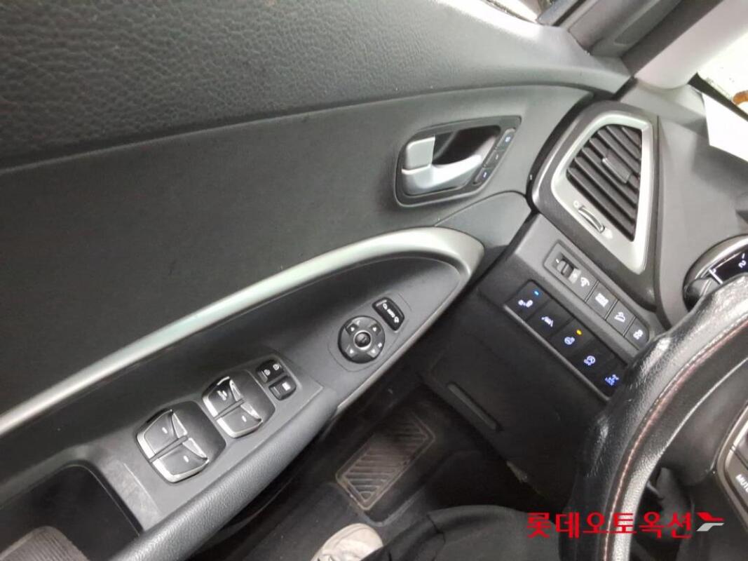 Hyundai SantaFe (2015)