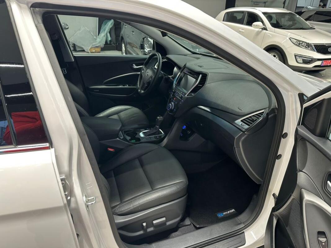 Hyundai SantaFe (2016)