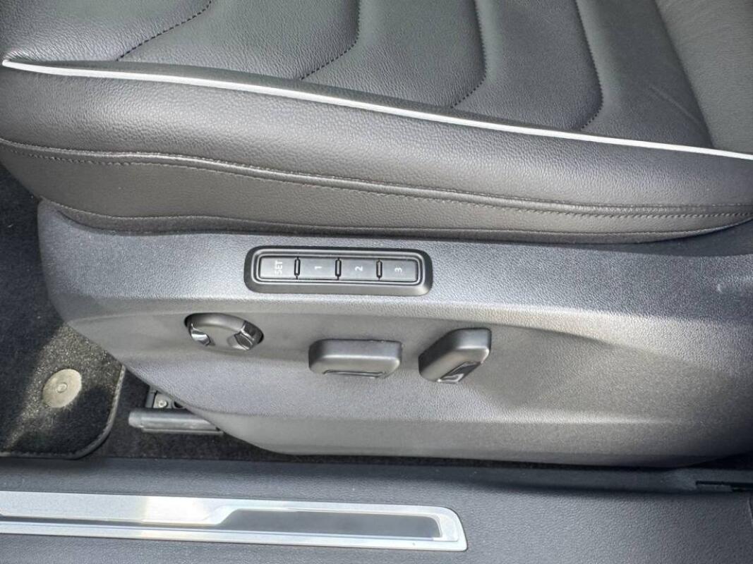 Volkswagen Tiguan (2022)