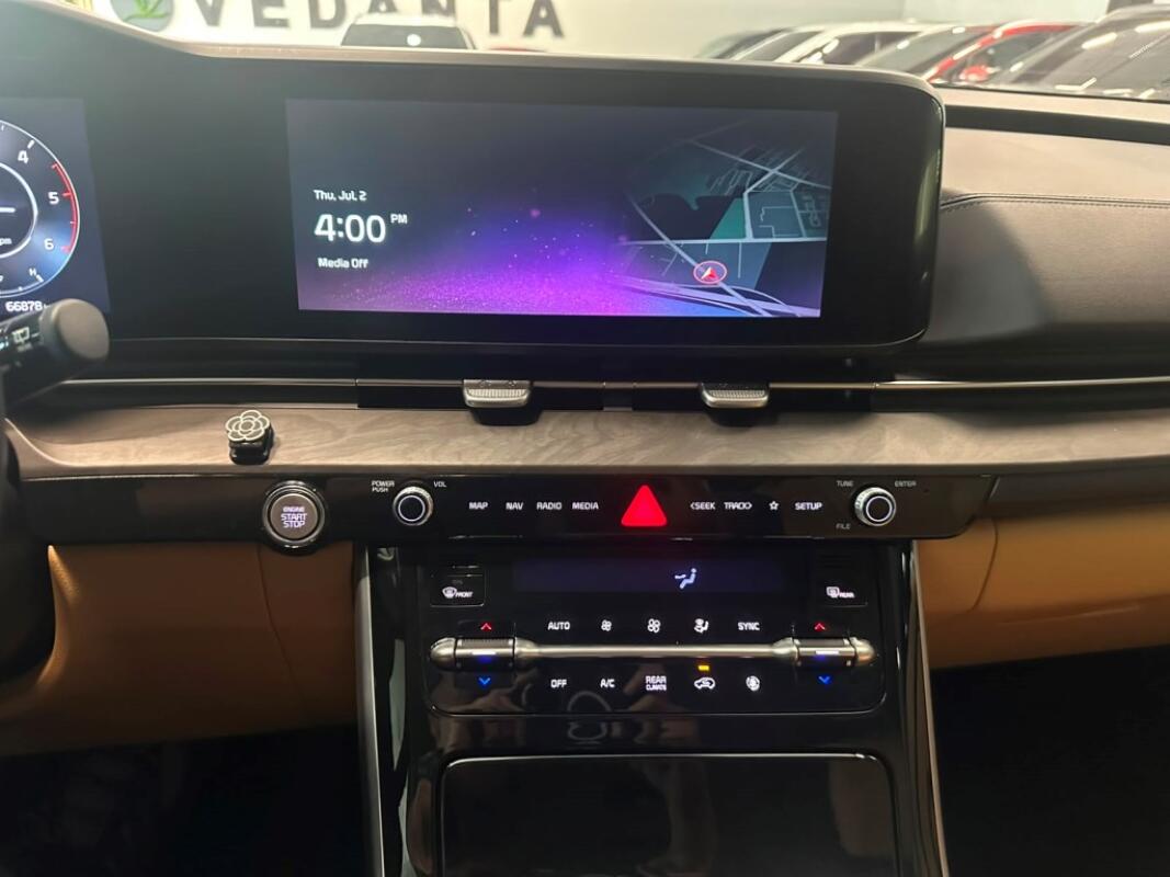 Kia Carnival (2023)