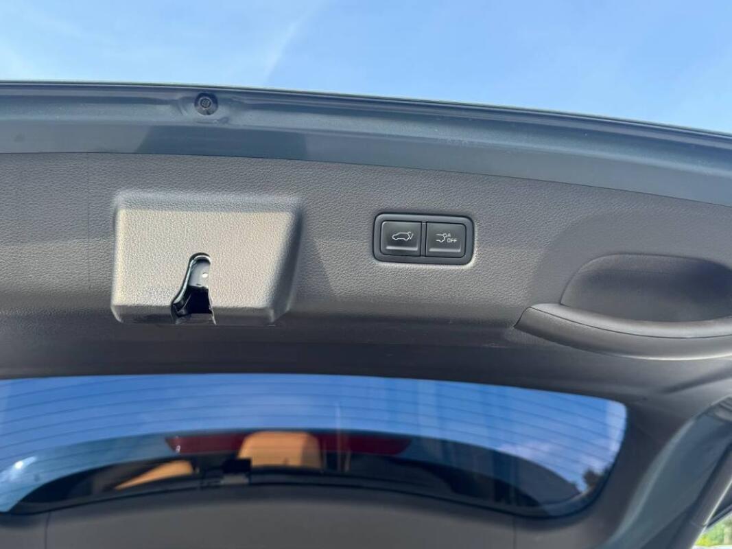 Kia Carnival (2021)