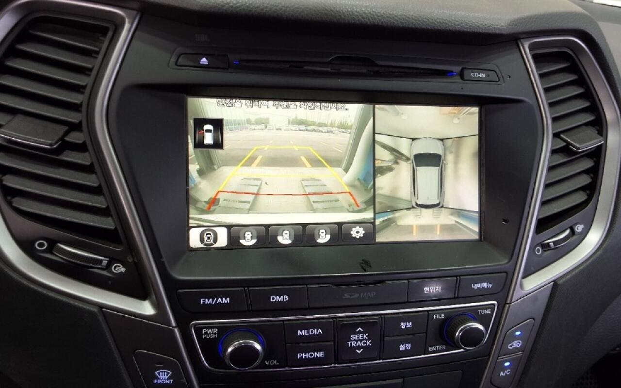 Hyundai SantaFe (2015) Hyundai SantaFe (2015)