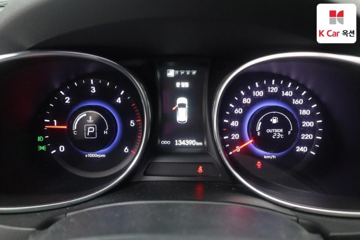 Hyundai SantaFe (2014) Hyundai SantaFe (2014)