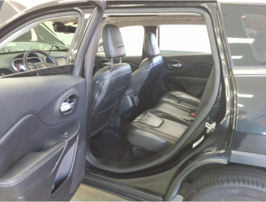 Jeep Cherokee (2015)