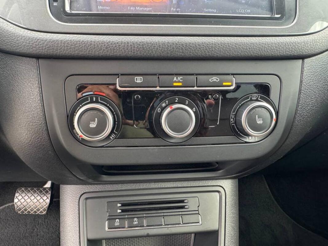 Volkswagen Tiguan (2015)