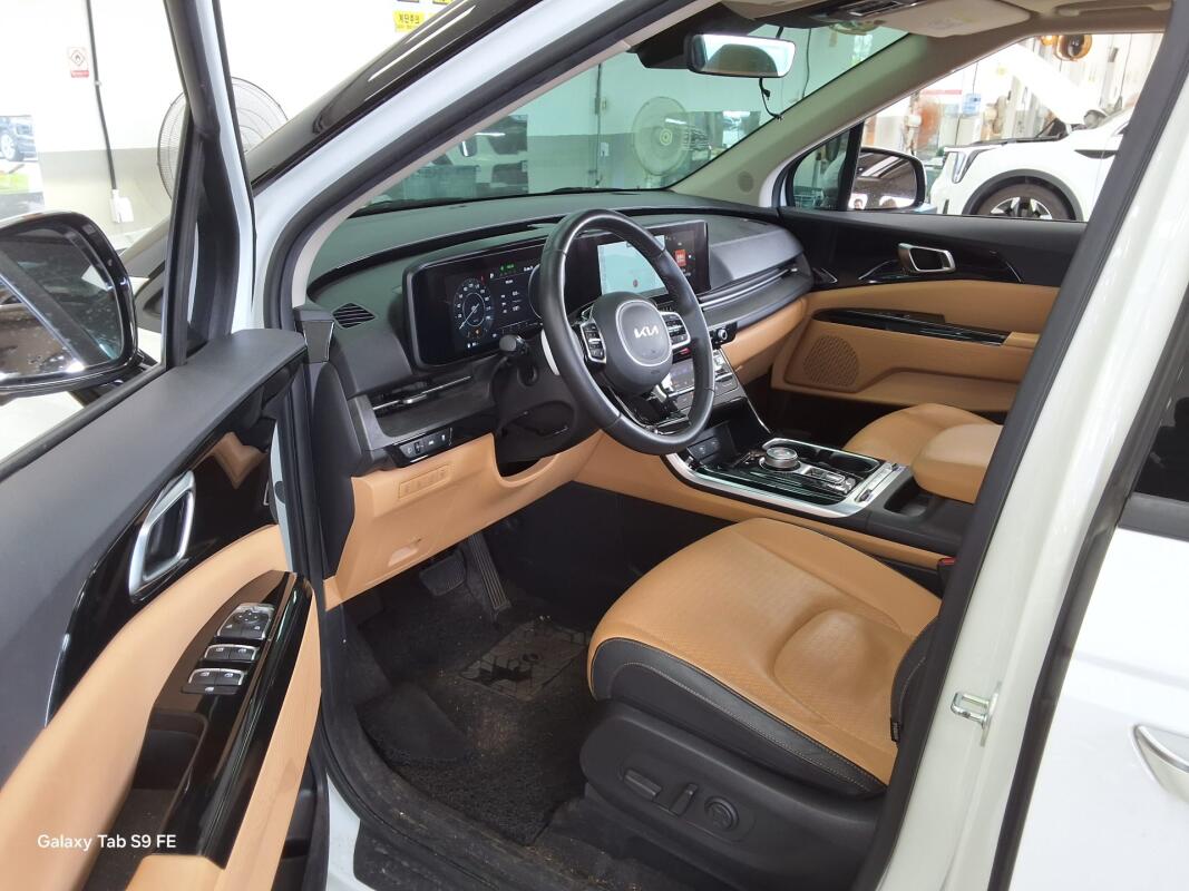 Kia Carnival (2023)
